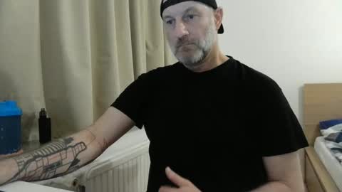 Snapshot of curman85 chatting on 01/06/25, 11:31 Curman85 online show from 01/06/25, 11:31