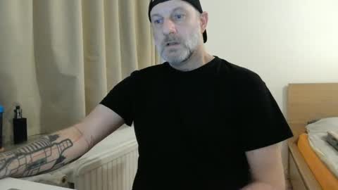 Snapshot of curman85 chatting on 02/03/25, 11:36 Curman85 online show from 02/03/25, 11:36