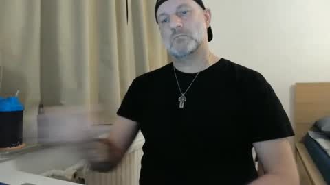 Snapshot of curman85 chatting on 02/13/25, 12:02 Curman85 online show from 02/13/25, 12:02