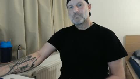 Snapshot of curman85 chatting on 02/13/25, 11:37 Curman85 online show from 02/13/25, 11:37