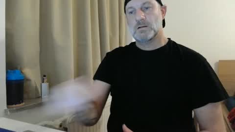 Snapshot of curman85 chatting on 02/18/25, 11:41 Curman85 online show from 02/18/25, 11:41