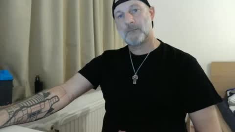 Snapshot of curman85 chatting on 03/06/25, 11:42 Curman85 online show from 03/06/25, 11:42