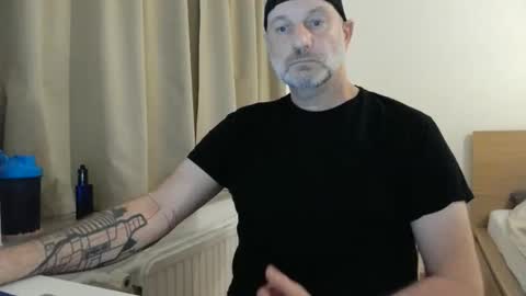 Snapshot of curman85 chatting on 09/16/25, 10:44 Curman85 online show from 09/16/25, 10:44