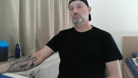 Snapshot of curman85 chatting on 09/26/25, 11:09 Curman85 online show from 09/26/25, 11:09