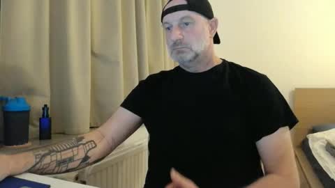 Snapshot of curman85 chatting on 10/03/25, 10:40 Curman85 online show from 10/03/25, 10:40