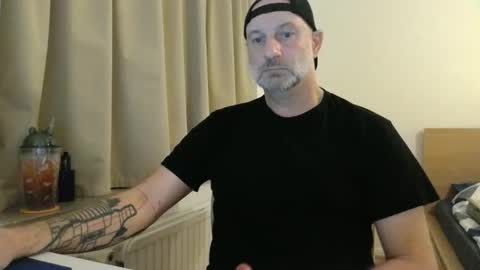 Snapshot of curman85 chatting on 10/25/25, 10:48 Curman85 online show from 10/25/25, 10:48