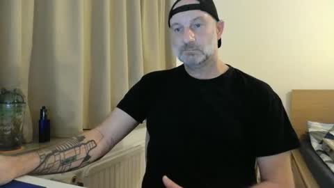 Snapshot of curman85 chatting on 11/02/25, 12:02 Curman85 online show from 11/02/25, 12:02