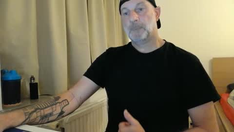 Snapshot of curman85 chatting on 12/01/25, 10:59 Curman85 online show from 12/01/25, 10:59