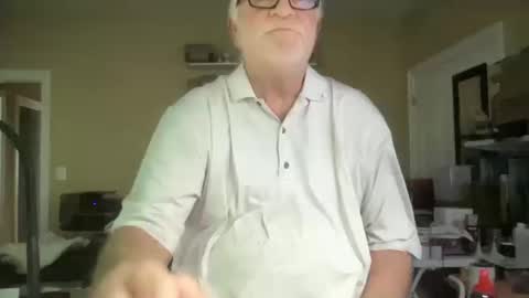 Snapshot of curo69 chatting on 10/14/25, 04:52 ALAN online show from 10/14/25, 04:52