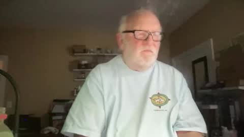 Snapshot of curo69 chatting on 11/04/25, 06:07 ALAN online show from 11/04/25, 06:07