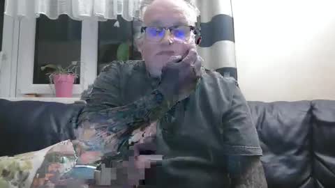 curtus14 online show from 01/27/25, 09:44