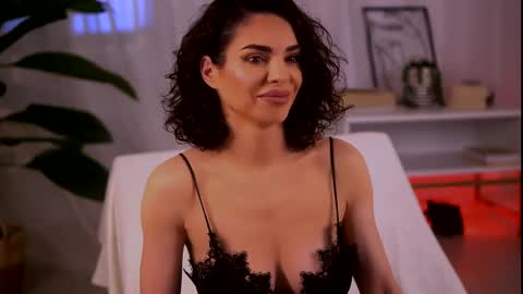 curvedlizzie online show from 05/18/26, 10:48