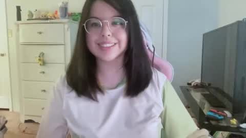 Emmie online show from 01/10/26, 07:48