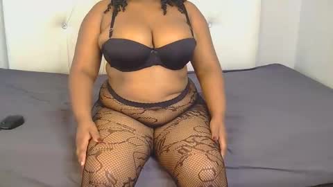 Snapshot of curvy_cumbucket chatting on 09/15/25, 06:52 curvy_cumbucket online show from 09/15/25, 06:52