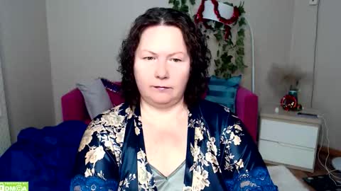 curvy_girlz online show from 12/18/25, 03:40