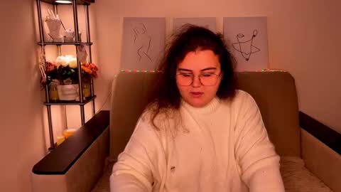 Snapshot of curvy_janie chatting on 12/12/24, 07:19 Jane online show from 12/12/24, 07:19