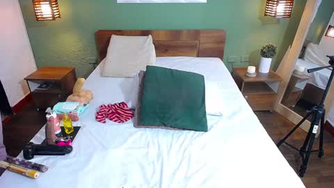 Danna online show from 12/24/24, 02:54