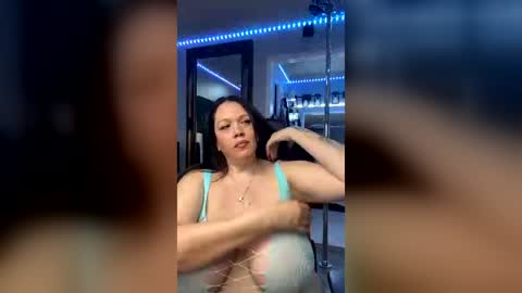 Snapshot of curvyfunlover chatting on 06/13/26, 10:02 curvyfunlover online show from 06/13/26, 10:02