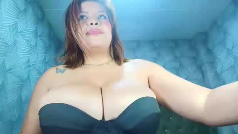 Snapshot of curvyjulieth chatting on 05/08/26, 07:52 Julieth online show from 05/08/26, 07:52