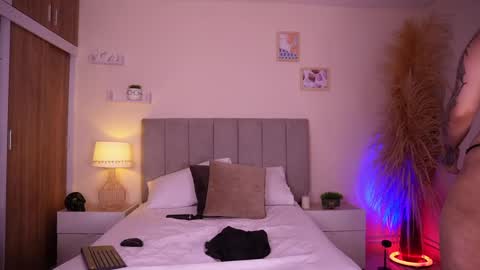 Samantha online show from 02/19/25, 09:58