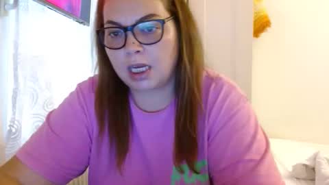 Snapshot of curvymomylore chatting on 05/19/26, 10:21 Lore online show from 05/19/26, 10:21