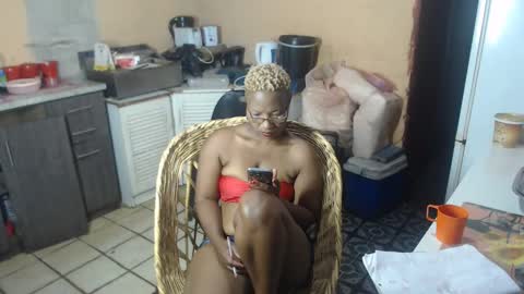 curvypear76x online show from 12/06/24, 07:12