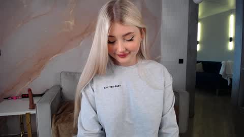 Kira  online show from 01/22/25, 08:07