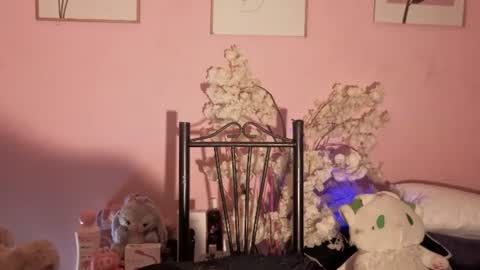 Snapshot of cute___hecate___ chatting on 06/21/26, 01:08 cute___hecate___ online show from 06/21/26, 01:08