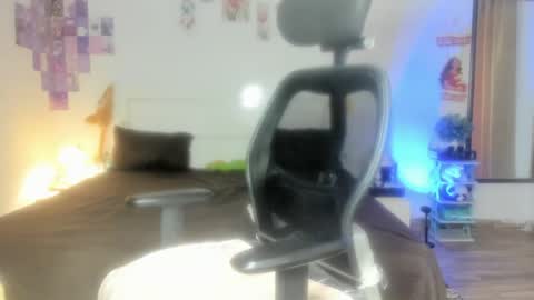 Snapshot of cute_alishaa chatting on 08/04/26, 03:21 Alisha online show from 08/04/26, 03:21