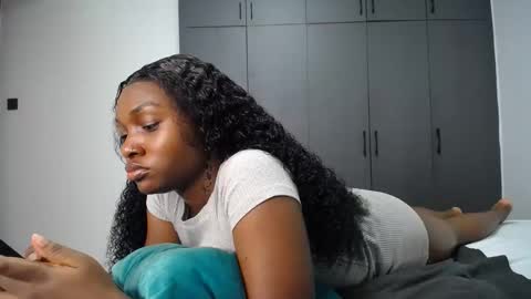 Snapshot of cute_ass18 chatting on 05/08/26, 10:20 Liya online show from 05/08/26, 10:20