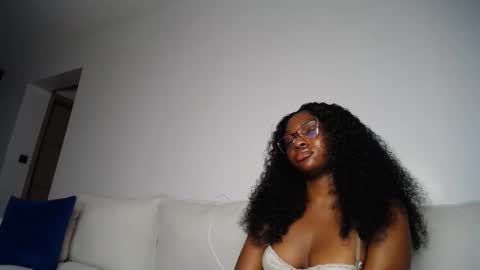 Snapshot of cute_ass18 chatting on 05/16/26, 02:52 Liya online show from 05/16/26, 02:52