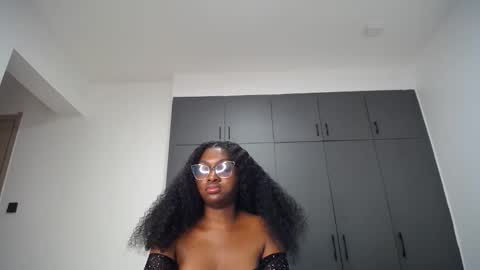 Snapshot of cute_ass18 chatting on 05/18/26, 07:41 Liya online show from 05/18/26, 07:41
