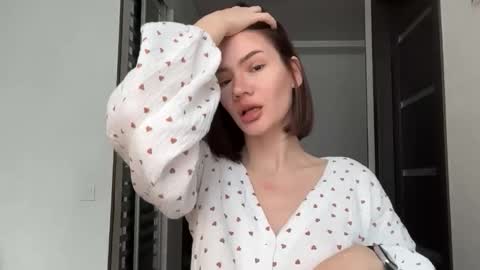 cute_bubbles online show from 12/04/25, 07:17