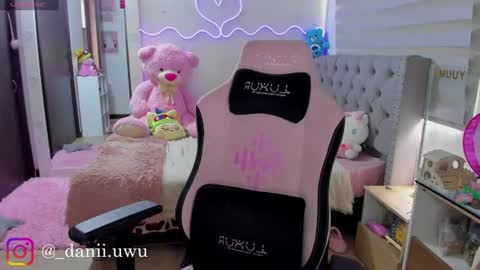 Snapshot of cute_dani__ chatting on 07/17/26, 05:29 Dani online show from 07/17/26, 05:29