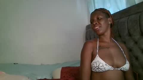 Snapshot of cute_daniellah chatting on 01/28/25, 10:23 Danillah online show from 01/28/25, 10:23