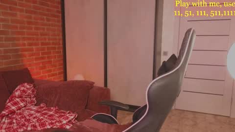 Everyday stream in the same time online show from 03/05/25, 01:52