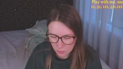 Everyday stream in the same time online show from 04/14/26, 01:33