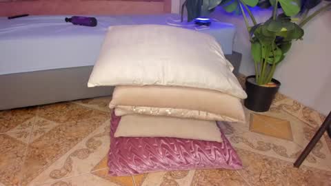 Stacy online show from 12/07/24, 02:42