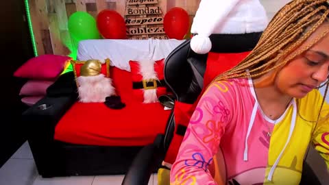 Snapshot of cute_elii chatting on 12/24/24, 03:05    Independent Model online show from 12/24/24, 03:05