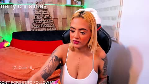 Snapshot of cute_elii chatting on 01/02/25, 08:46    Independent Model online show from 01/02/25, 08:46