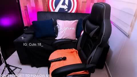 Snapshot of cute_elii chatting on 03/01/25, 10:42    Independent Model online show from 03/01/25, 10:42