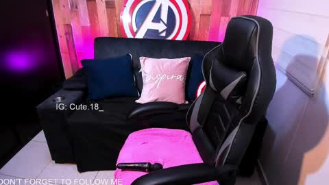 Snapshot of cute_elii chatting on 03/04/25, 02:17    Independent Model online show from 03/04/25, 02:17