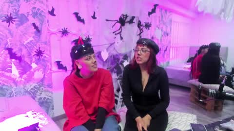 Sofa  online show from 10/31/25, 03:46