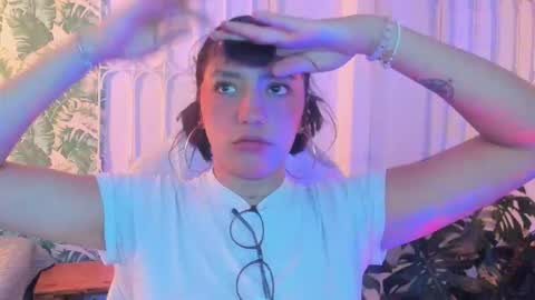 Sofa  online show from 02/04/26, 11:49