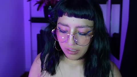 Sofa  online show from 04/05/26, 06:38