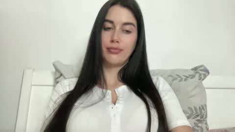 cute_kriss94 online show from 05/05/26, 07:55