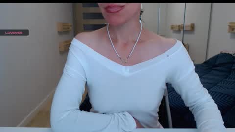 Snapshot of cute_lion_ chatting on 10/16/25, 10:49 cute_lion_ online show from 10/16/25, 10:49