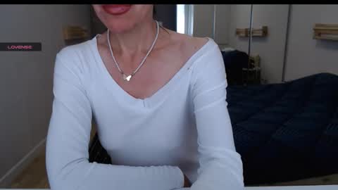 Snapshot of cute_lion_ chatting on 10/21/25, 11:22 cute_lion_ online show from 10/21/25, 11:22