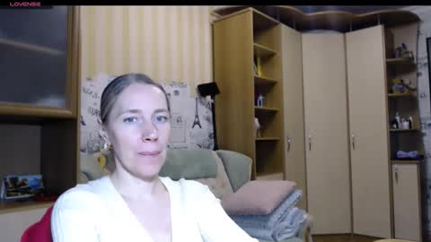 cute_lion_ online show from 12/13/25, 08:14