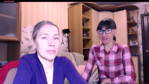 cute_lion_ online show from 02/15/26, 10:58